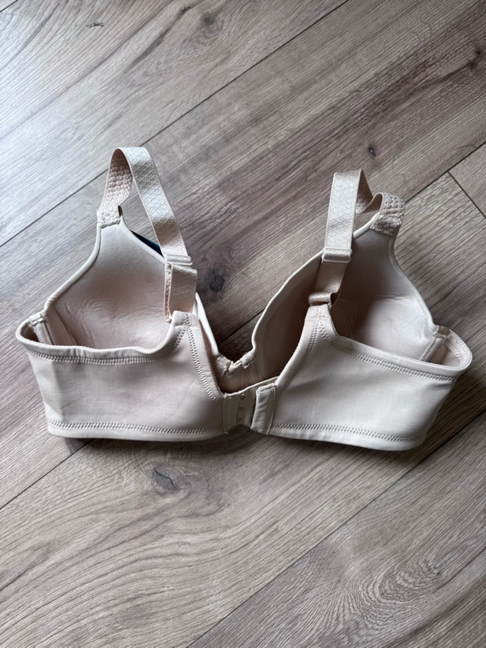 Vanity Fair Back Smoother Underwire Bra 36C - Picture 2 of 7